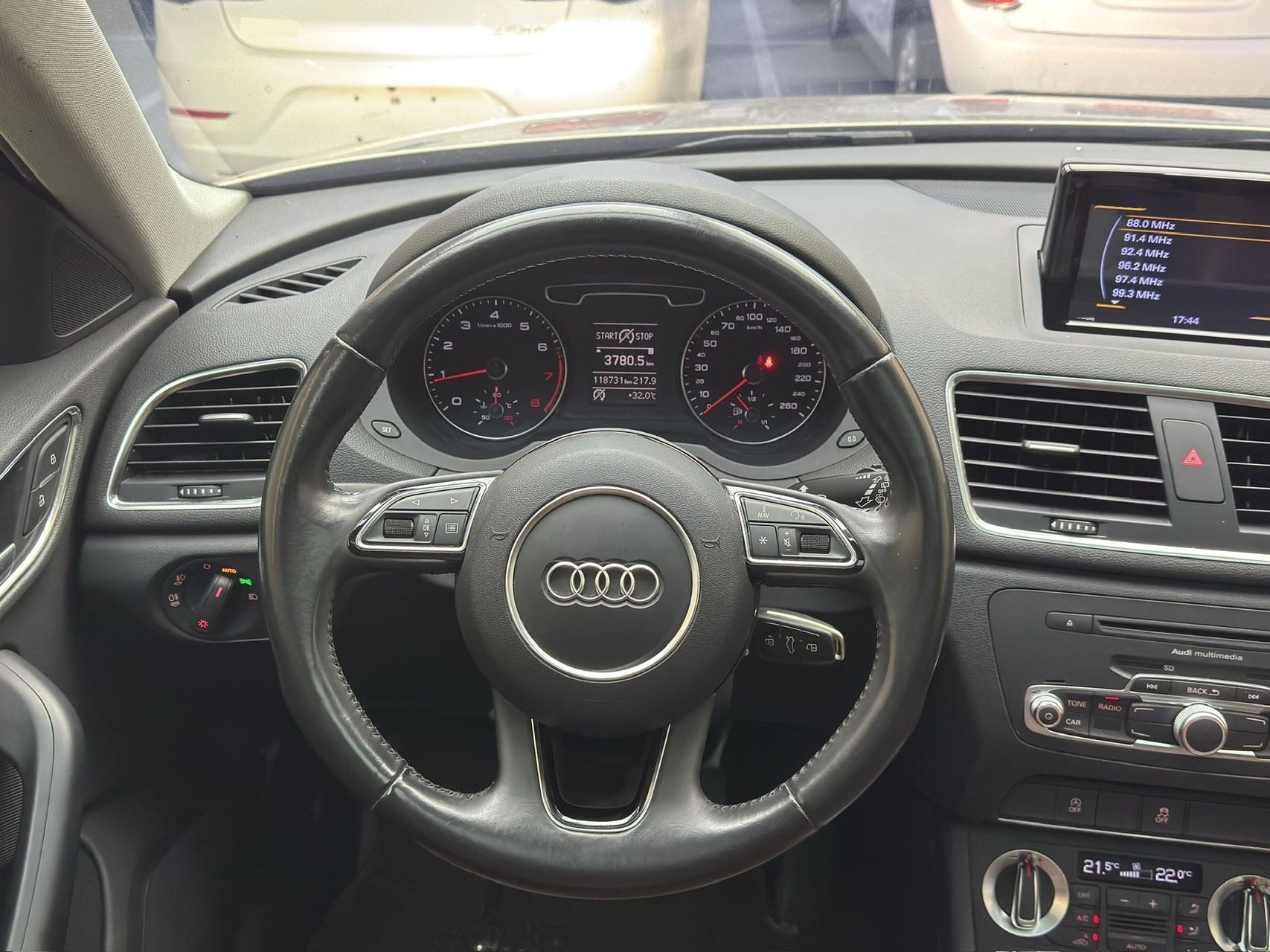 Audi Q3 2015 immagine di auto #9
