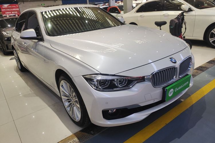 BMW 3 Series 2018 car image #4