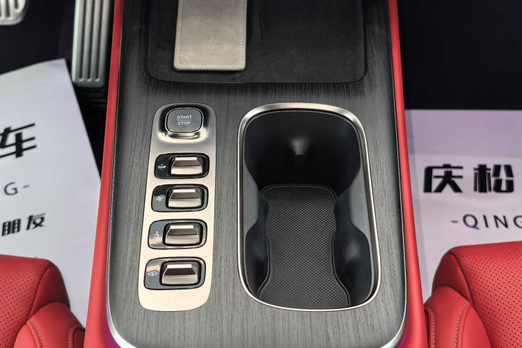 MI SU7 2025 car image #18