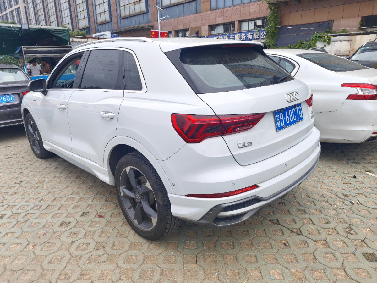 Audi Q3 2021 car image #7
