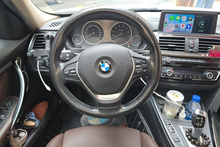 BMW 3 Series 2019 car image #12