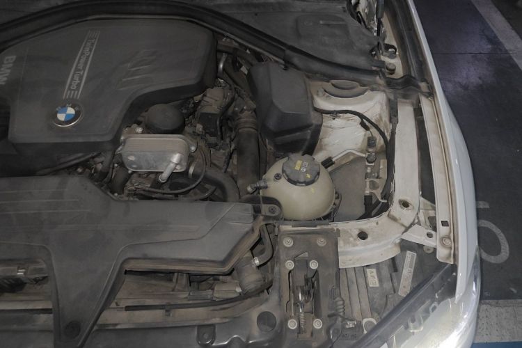 BMW 3 Series 2015 car image #29