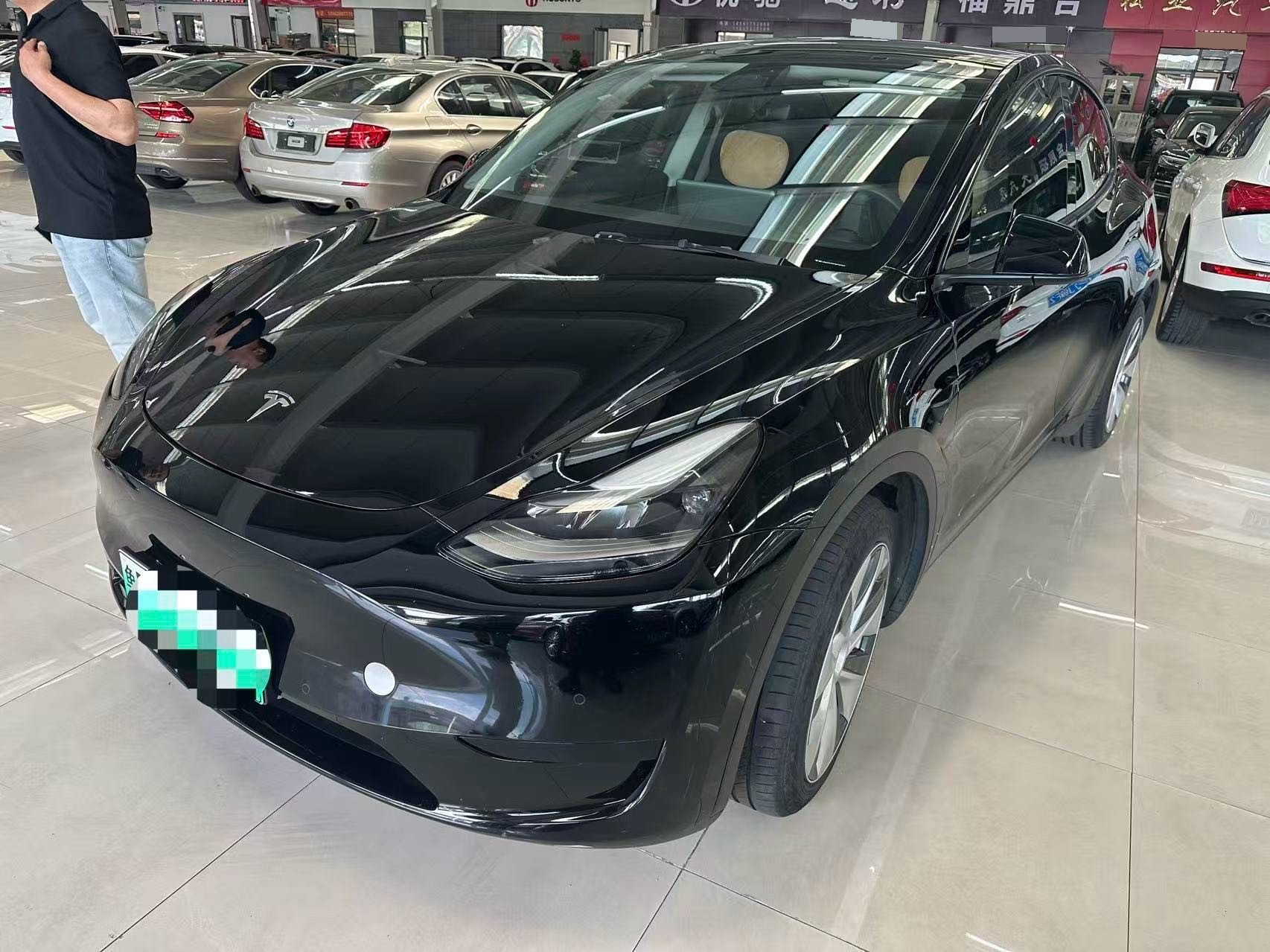 Tesla Model Y 2022 Tesla Model Y 2022 car image