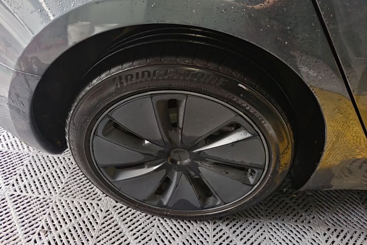Tesla Model 3 2025 car image #10