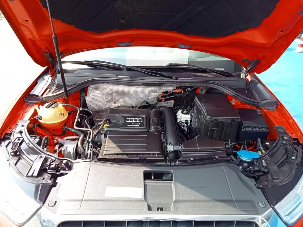 Audi Q3 2016 car image #6