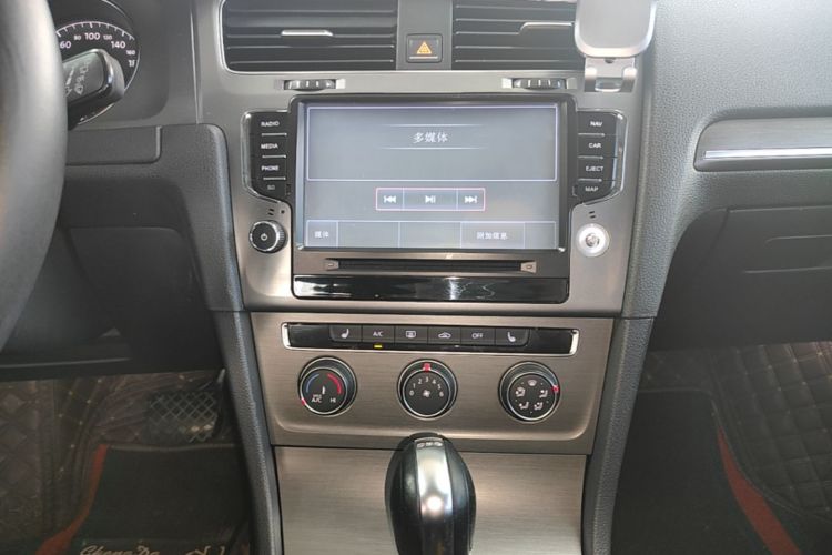 Volkswagen Golf 2014 car image #13