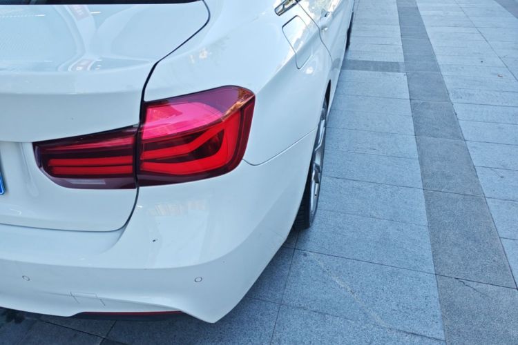 BMW 3 Series 2018 #8 BMW 3 Series 2018 car image #8