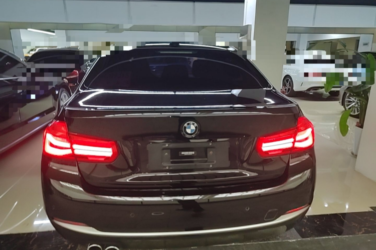 BMW 3 Series 2018 car image #4