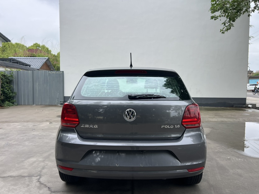 Volkswagen Polo 2014 car image #8