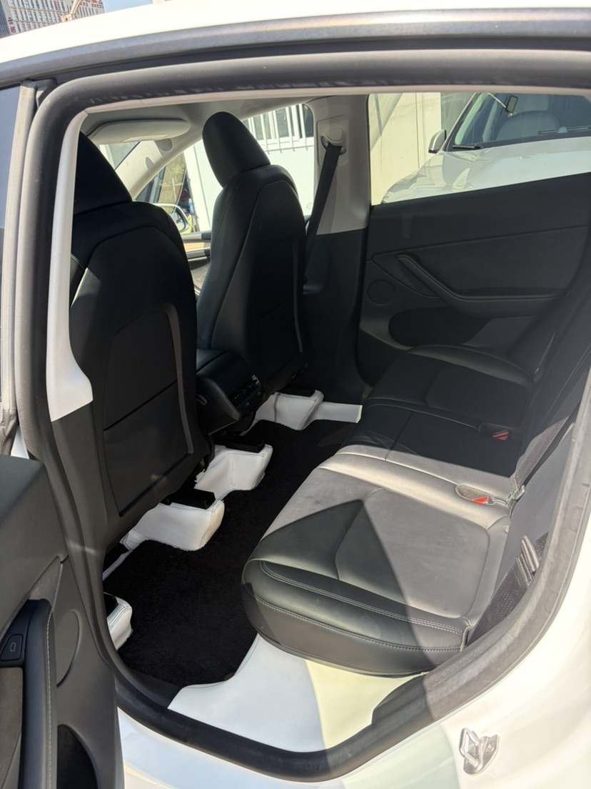 Tesla Model Y 2023 car image #4