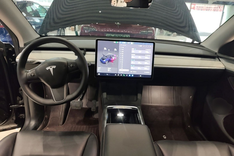 Tesla Model Y 2023 #10 Tesla Model Y 2023 car image #10