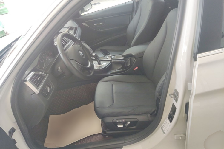 BMW 3 Series 2016 immagine di auto #19