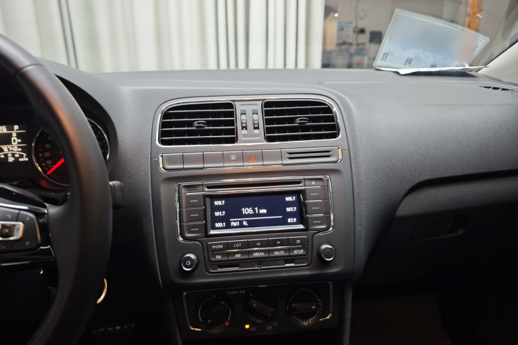 Volkswagen Polo 2016 #25 Volkswagen Polo 2016 car image #25