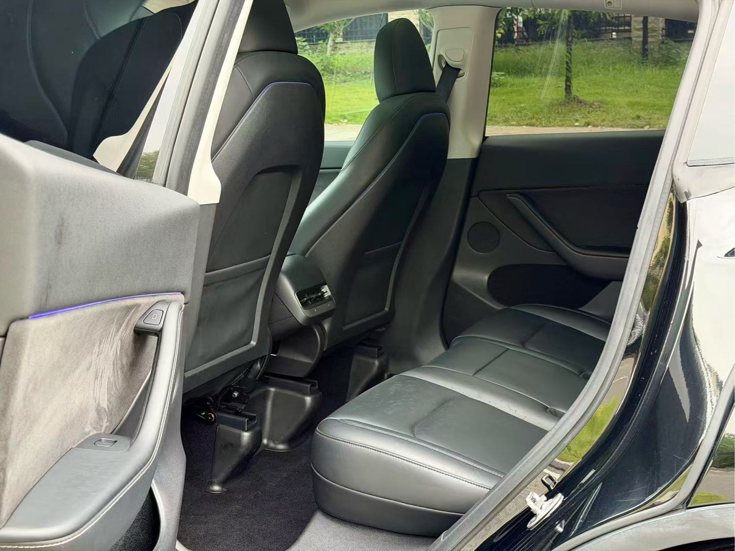 Tesla Model Y 2023 #10 Tesla Model Y 2023 car image #10