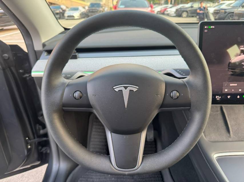 Tesla Model Y 2022 #7 Tesla Model Y 2022 car image #7