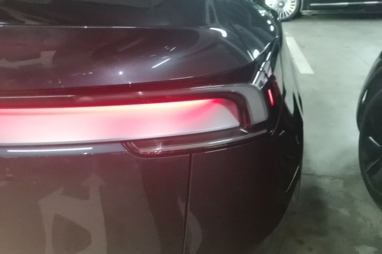 Tesla Model Y 2025 #8 Tesla Model Y 2025 immagine di auto #8