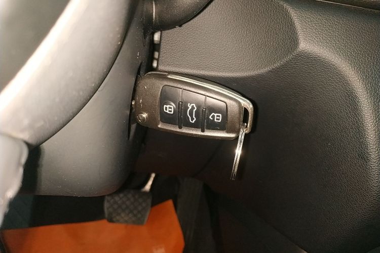 Audi Q3 2019 #9 Audi Q3 2019 car image #9
