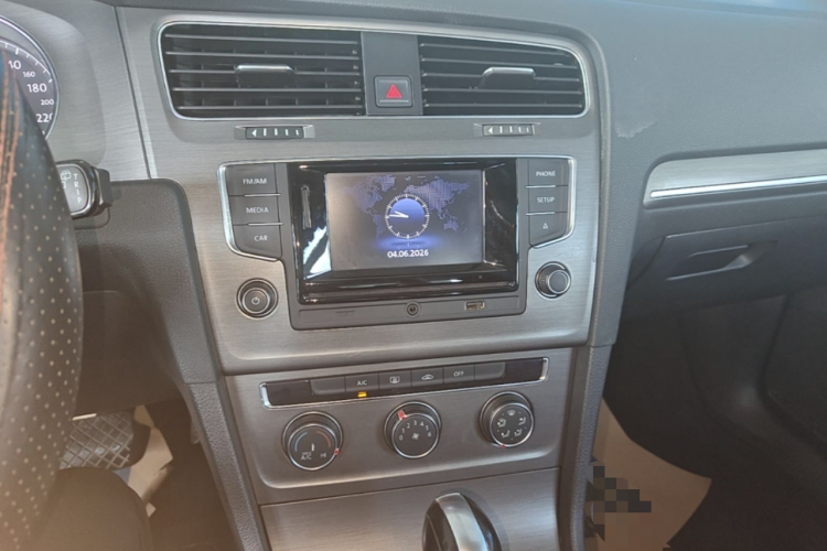 Volkswagen Golf 2016 car image #13