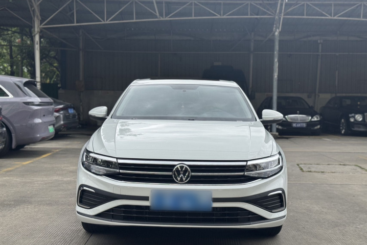 Volkswagen Bora 2025 صورة سيارة #3
