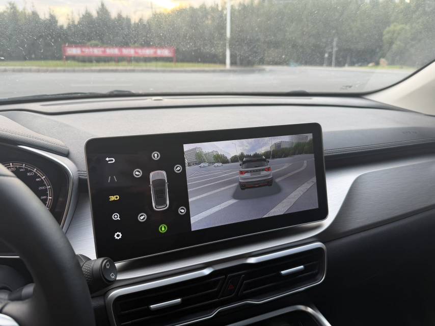 GEELY Coolray 2022 #17 GEELY Coolray 2022 car image #17
