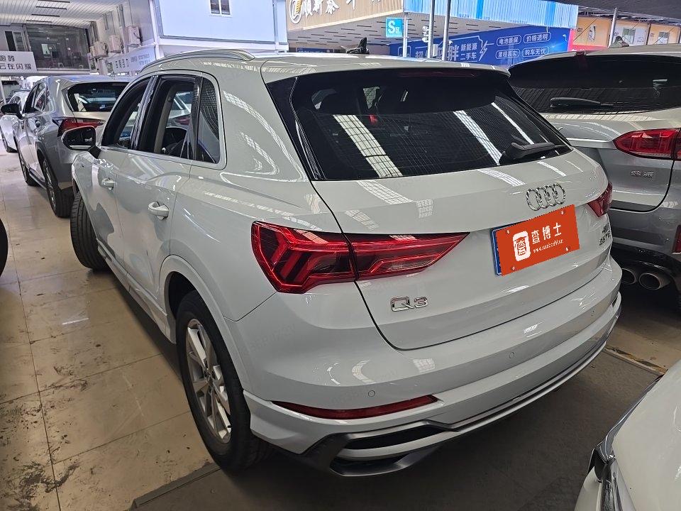 Audi Q3 2020 car image #8