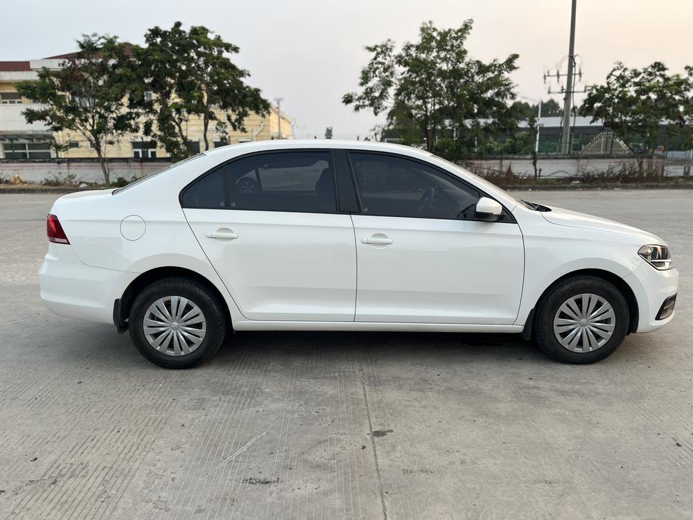 Volkswagen Santana 2022 car image #6