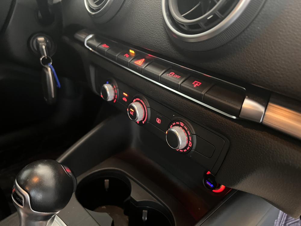 Audi A3 2015 car image #21