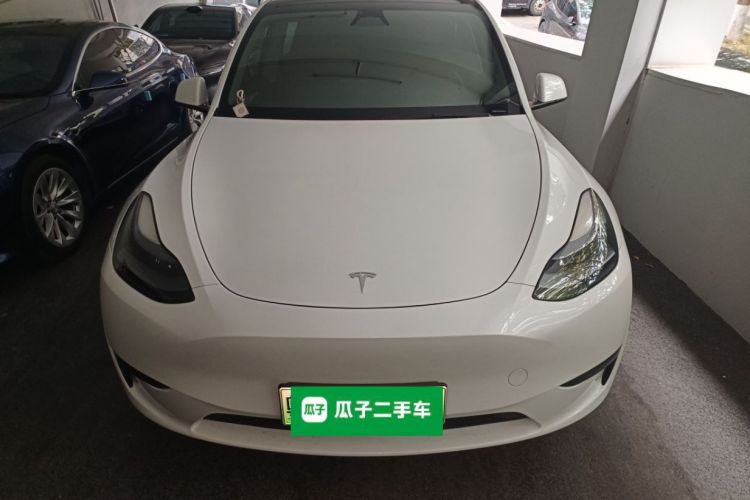 Tesla Model Y 2024 #3 Tesla Model Y 2024 car image #3