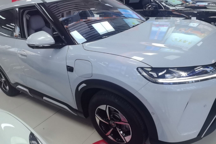 BYD YuanUP 2025 car image #4