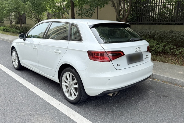 Audi A3 2015 car image #9