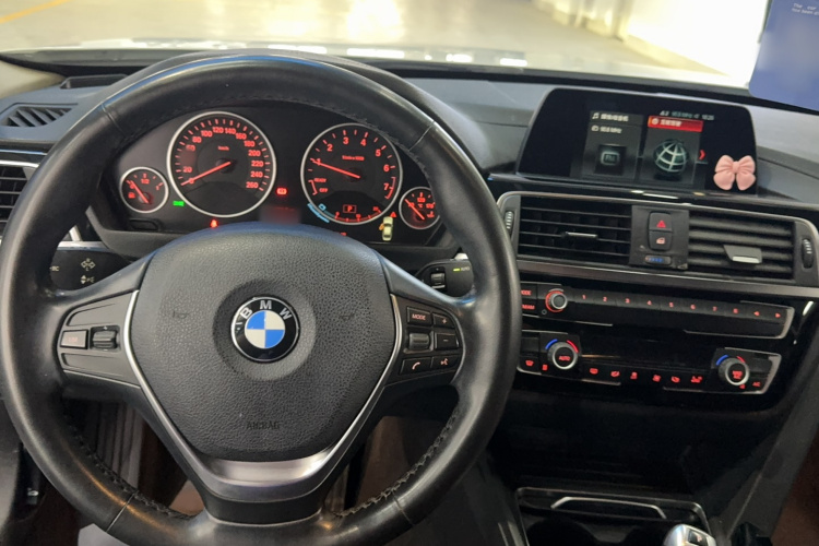BMW 3 Series 2017 car image #11
