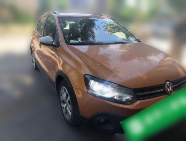 Volkswagen Polo 2015 car image 