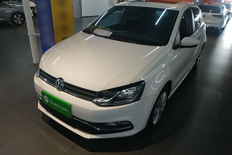 Volkswagen Polo 2019 car image #2