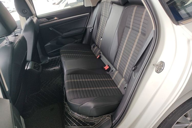 Volkswagen Lavida 2019 car image #17