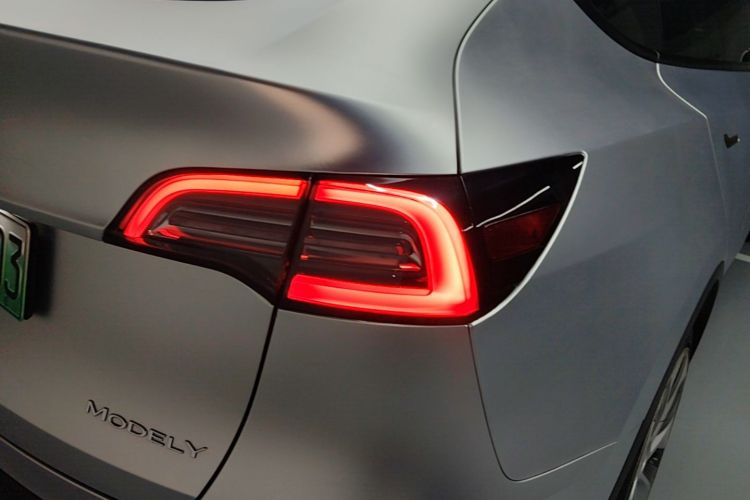 Tesla Model Y 2023 #8 Tesla Model Y 2023 car image #8