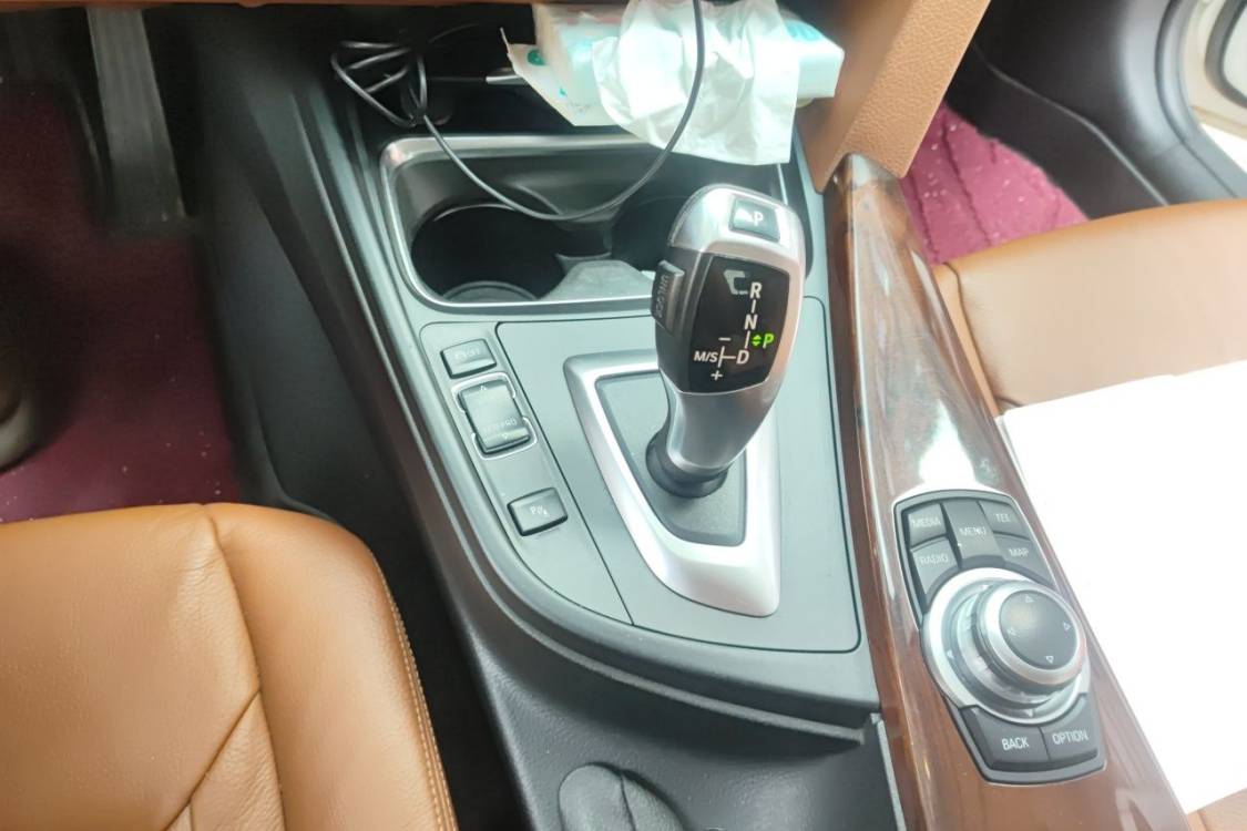 BMW 3 Series 2012 #27 BMW 3 Series 2012 car image #27
