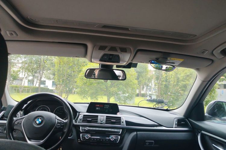 BMW 3 Series 2018 #20 BMW 3 Series 2018 car image #20