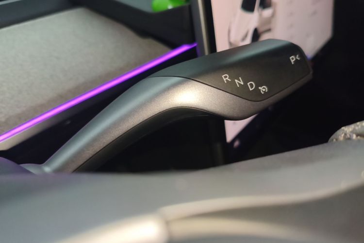 Tesla Model Y 2024 car image #14