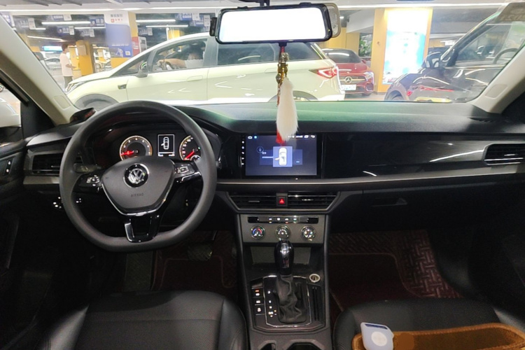 Volkswagen Lavida 2019 car image #10
