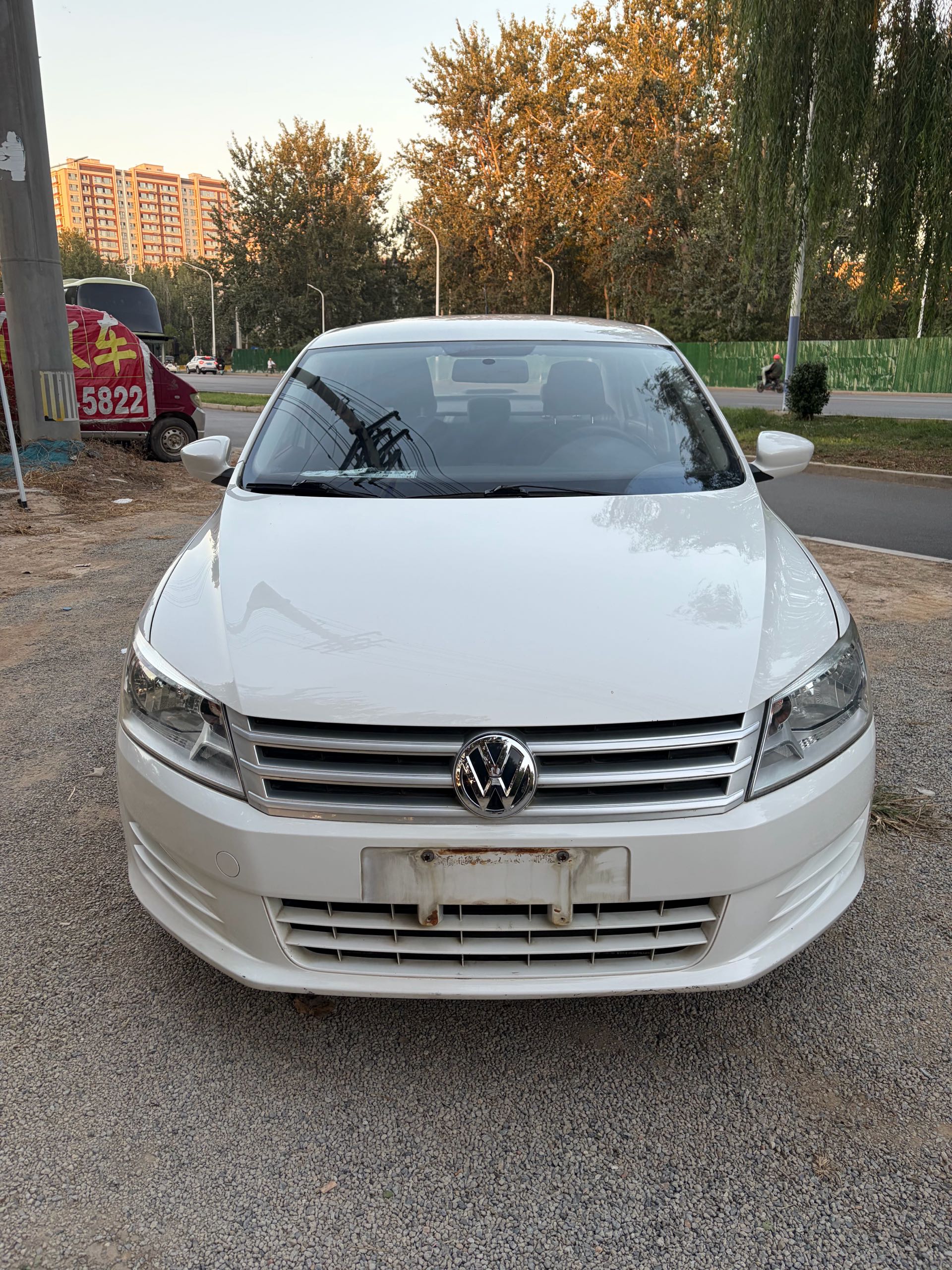 Volkswagen Santana 2013 car image #2