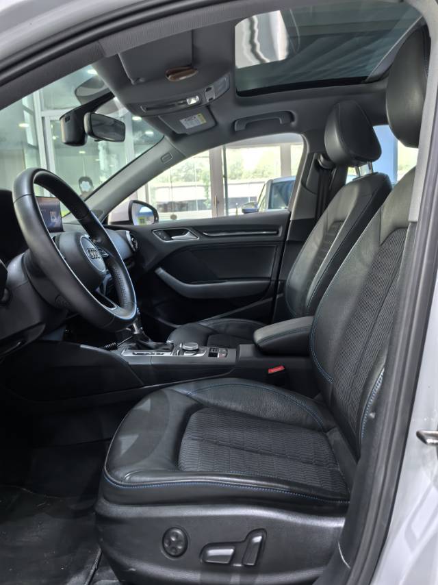 Audi A3 2019 car image #3