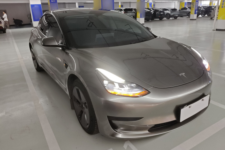 Tesla Model 3 2023 car image #4