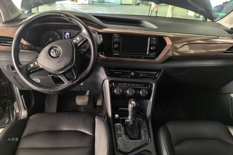 Volkswagen Tharu 2019 car image #12