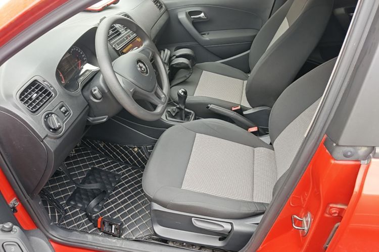 Volkswagen Polo 2018 car image #15