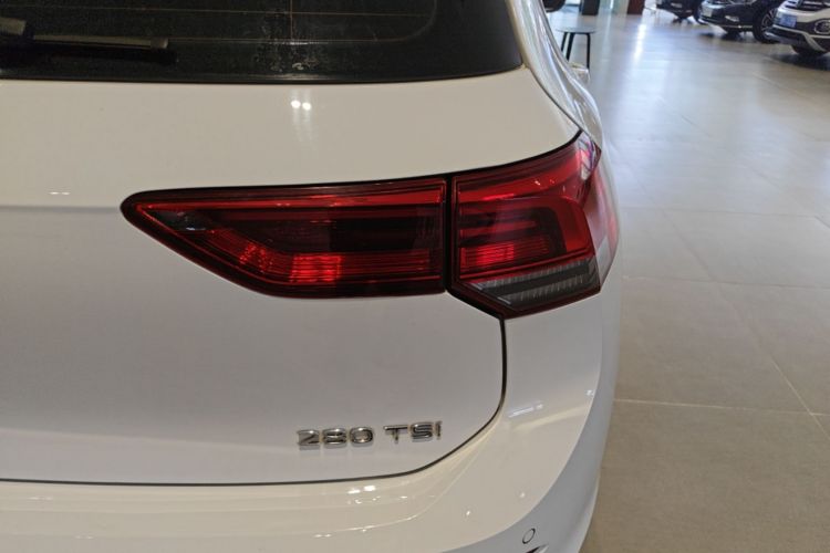 Volkswagen Golf 2024 car image #8