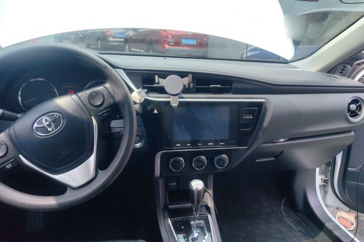 Toyota Corolla 2019 #7 Toyota Corolla 2019 car image #7