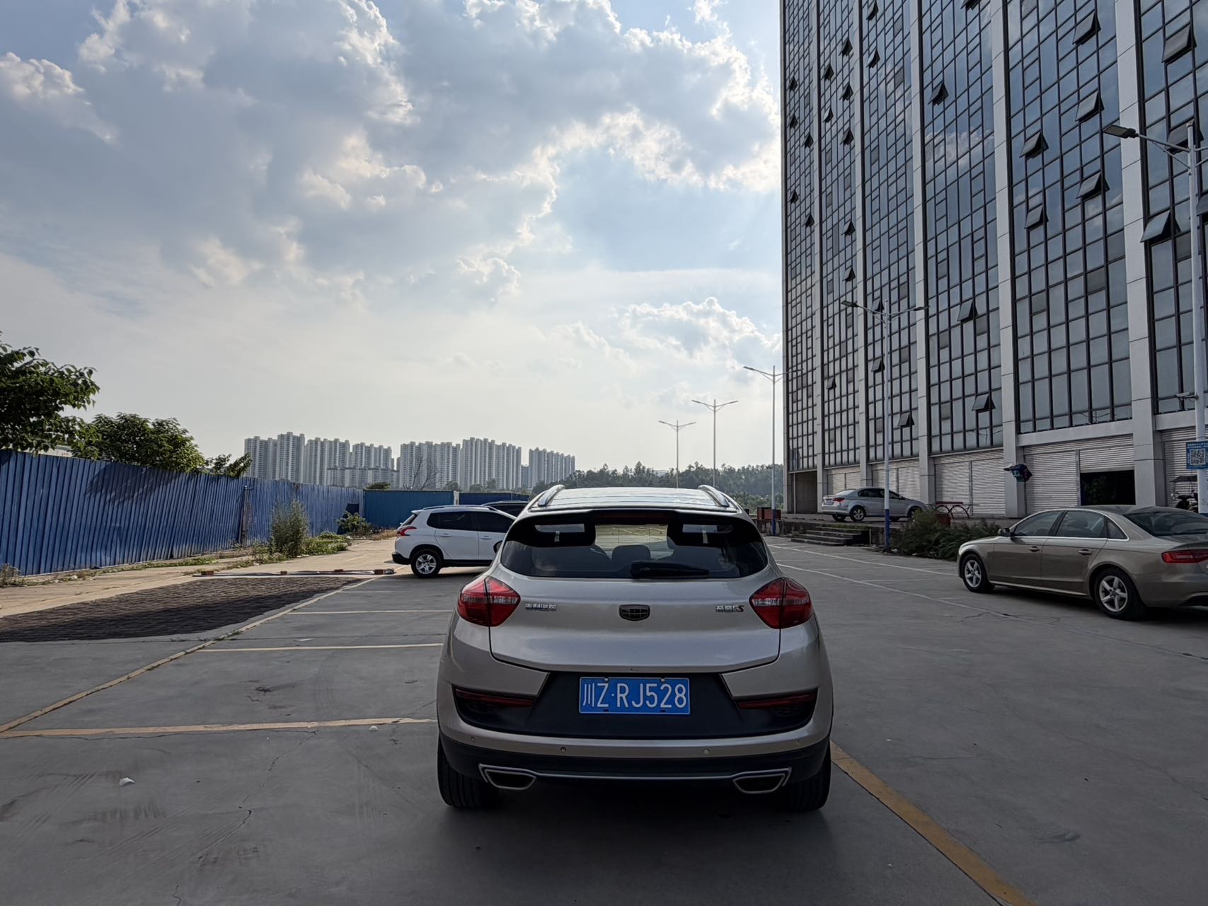 GEELY Emgrand GS 2019 car image #8