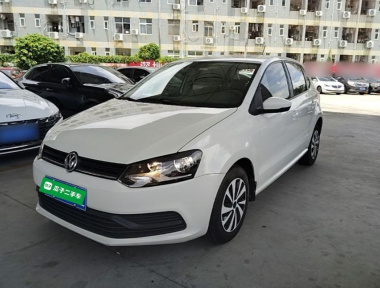 Volkswagen Polo 2016 car image 
