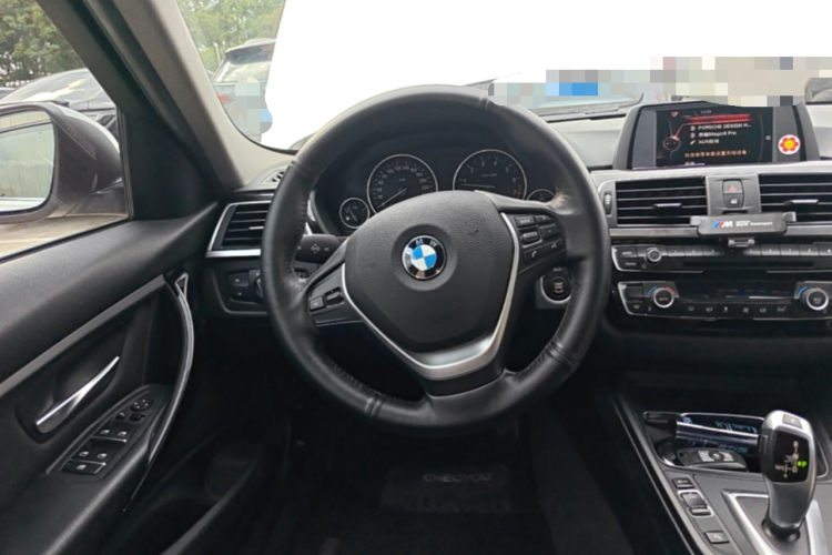 BMW 3 Series 2017 #12 BMW 3 Series 2017 car image #12