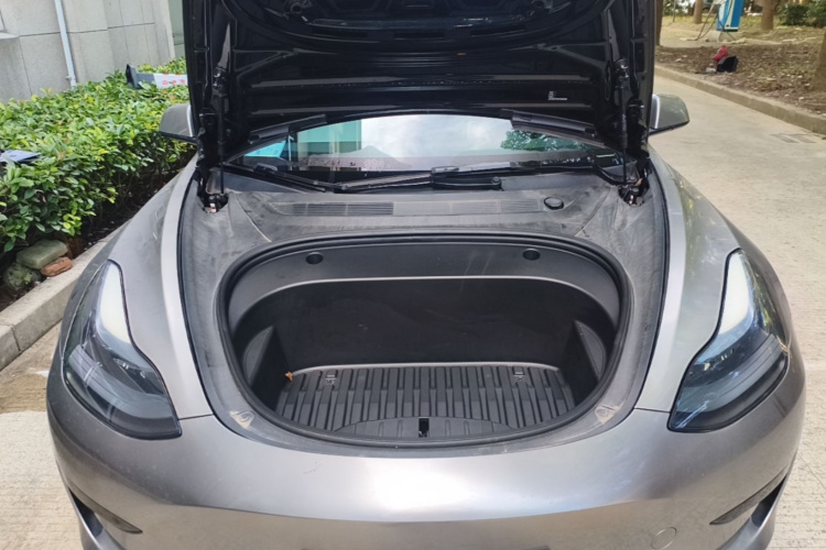 Tesla Model 3 2023 car image #22